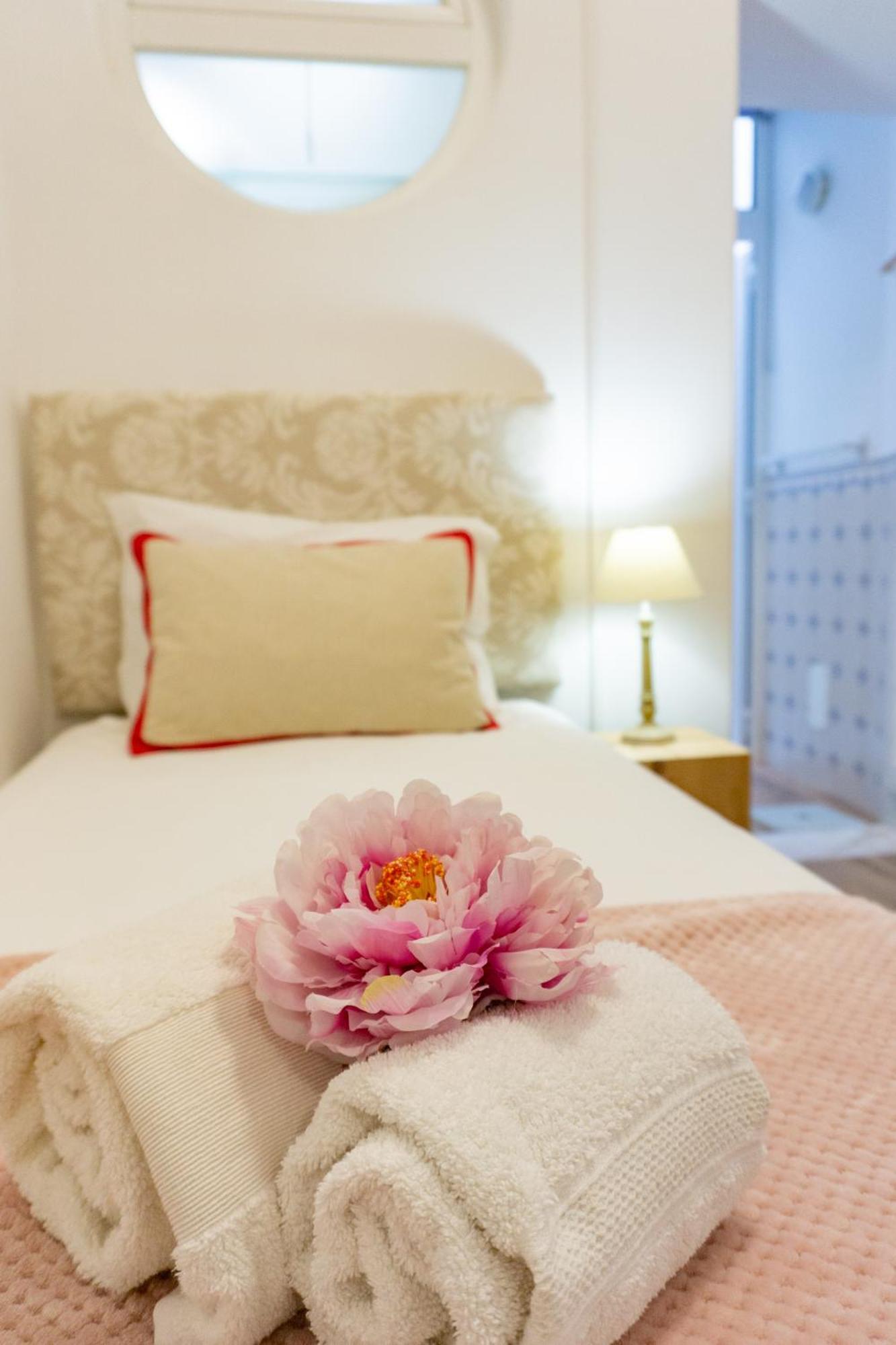Hotel Lalitana Townhouse Lagos Zimmer foto